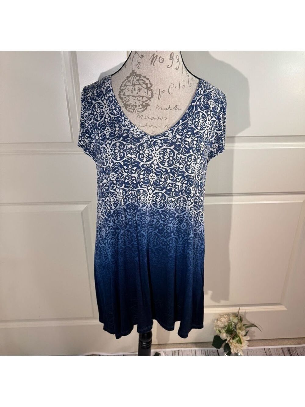 Max Jeans Navy and White Short Sleeve Top Medium
